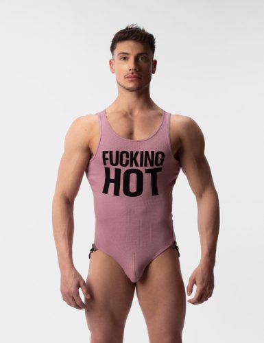 Rippenkörper verdammt heiß