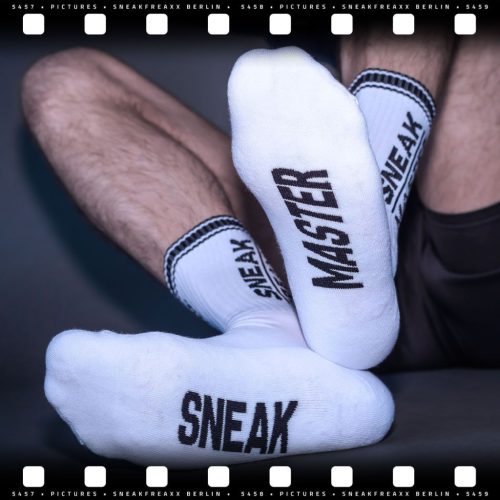 SNEAK MASTER – stylish white-black socks