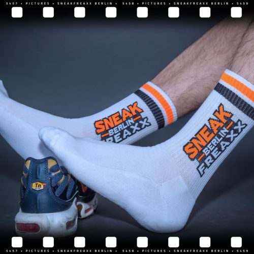 Sneak Berlin – premium black and orange socks