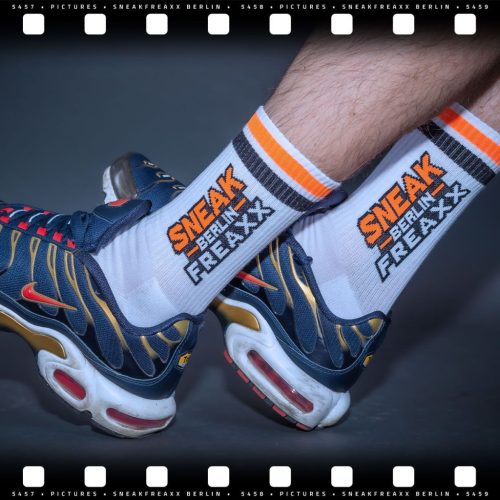 Sneak Berlin – premium black and orange socks