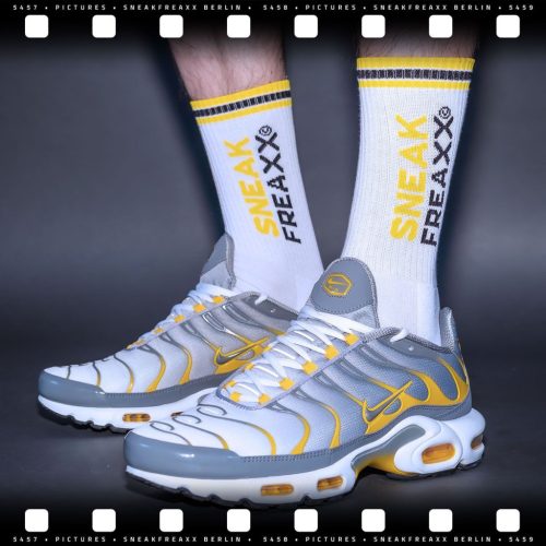 Stinky Soxx – white and yellow premium socks