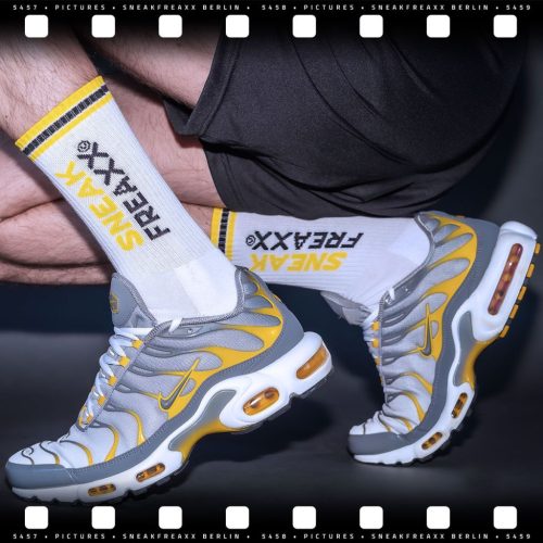 Stinky Soxx – white and yellow premium socks