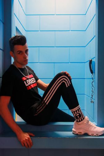 Lockable WHITE Sk8erboy socks – stylish and comfortable